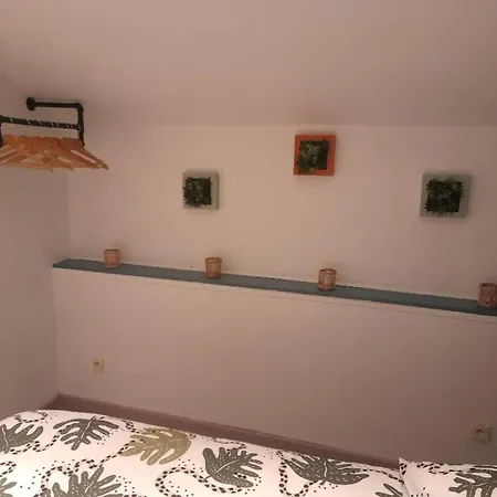 Hébergement de vacances Maison D'une Chambre Avec Wifi A