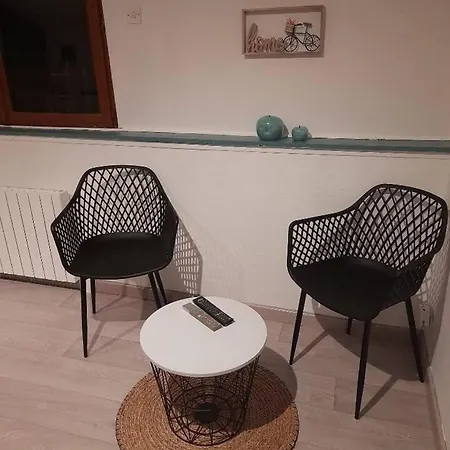 Maison D'une Chambre Avec Wifi A Hébergement de vacances Moulineaux